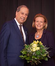 Daniel Roger, Managing Director Leonardo Hotels Europe, Evi Brandl, Geschäftsführerin von vinzenzmurr und Eigentümerin des Hotels